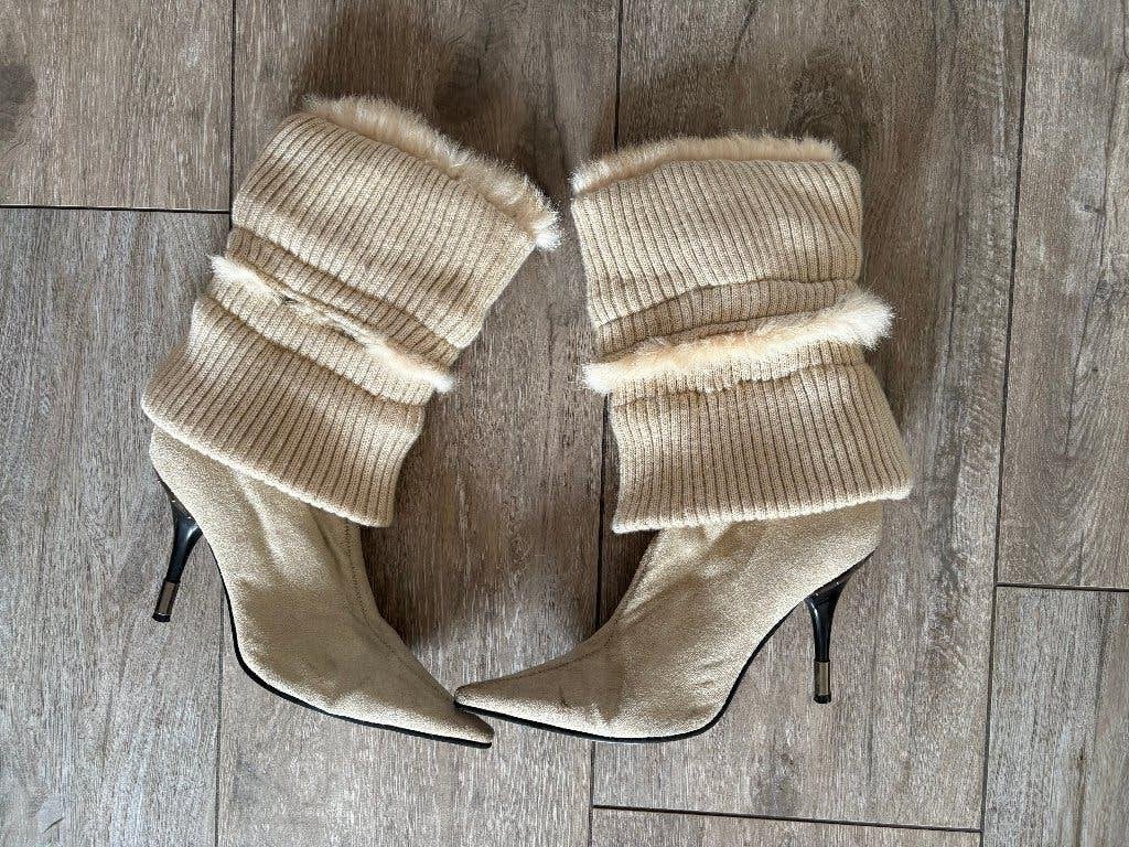 Beige laarzen met gebreide en bont details, maat: #*, Beige, Lage of Enkellaarzen, Ophalen of Verzenden, Onbekend