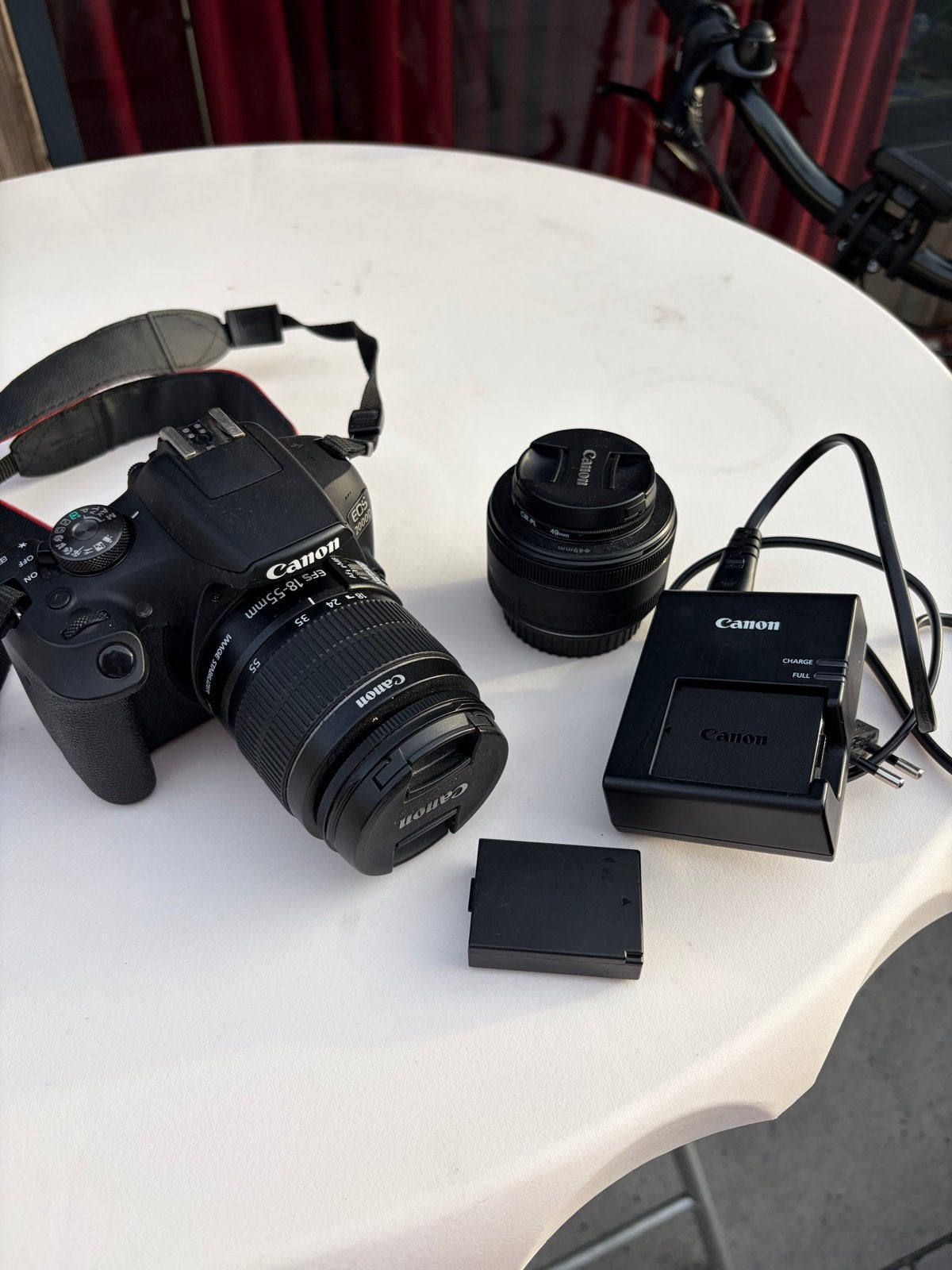 Canon EOS 2000D Spiegelreflexcamera met 2 lenzen, Spiegelreflex, Canon, Beeldstabilisatie, Ophalen of Verzenden