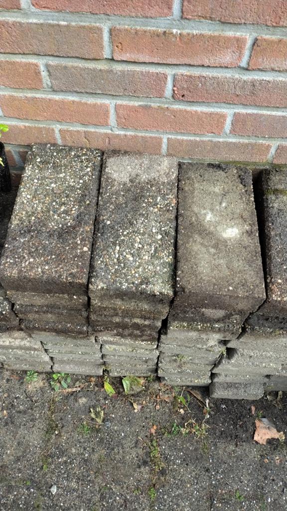 55 tegels 30*15, Ophalen, Beton, Terrastegels