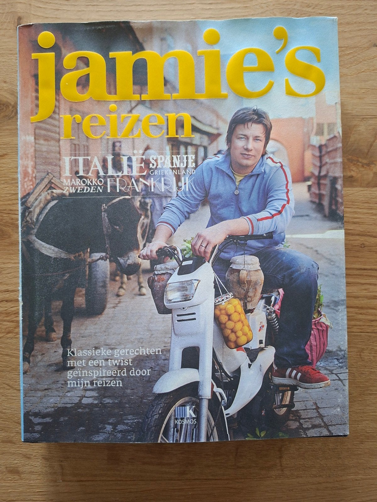 Jamie's Reizen: Kookboek vol wereldgerechten, Hoofdgerechten, Ophalen of Verzenden, Zo goed als nieuw, Jamie Oliver