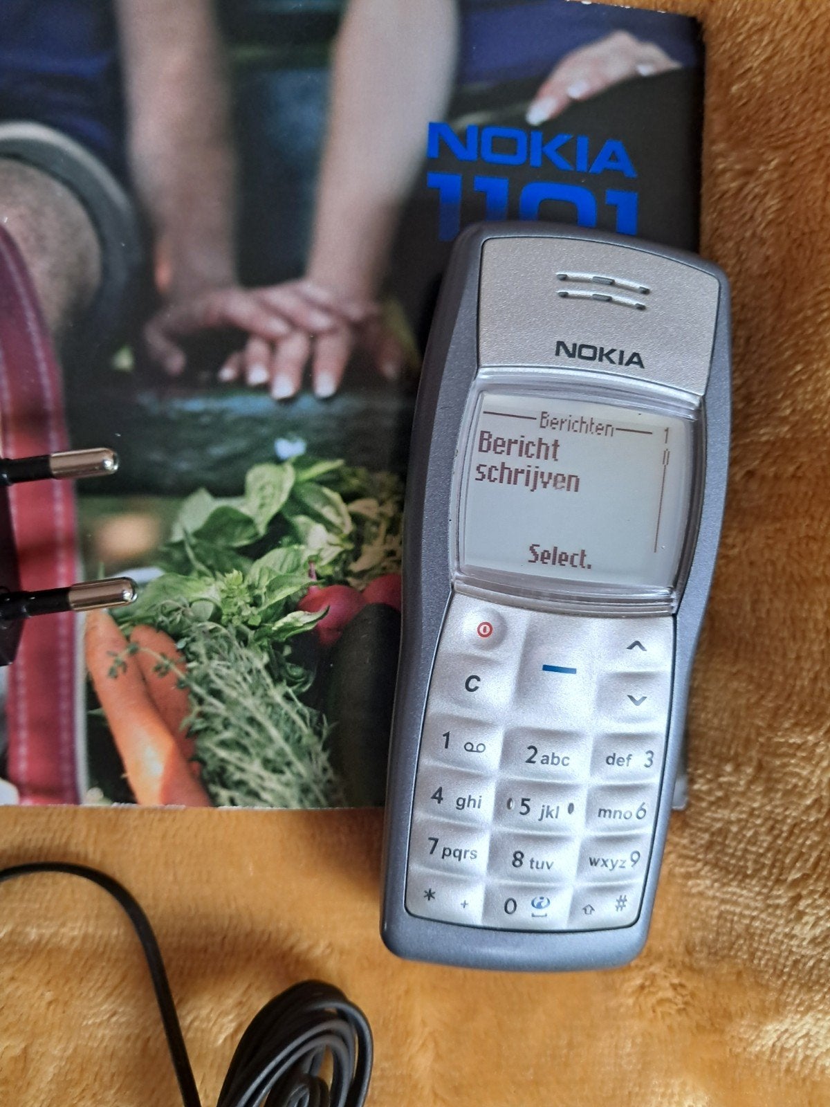 Vintage Nokia model 1101, Telecommunicatie, Mobiele telefoons | Nokia, Gebruikt, Geen camera, Fysiek toetsenbord, Ophalen of Verzenden