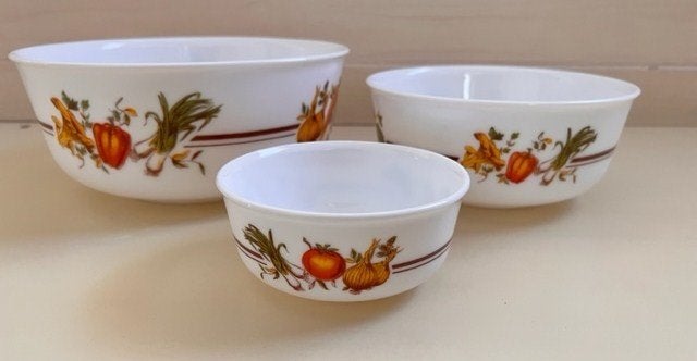 3 stuk Arcopal France vintage Nestschalen groente opdruk, Overige merken, Ophalen of Verzenden, Overige stijlen, Porselein