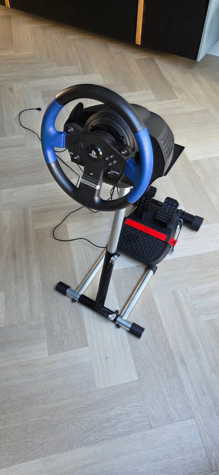 Thrustmaster T150 racestuur met pedalen en Wheel Stand Pro, Ophalen, Racestuur, Force feedback, PlayStation