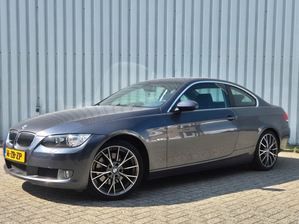 Bmw 3-SERIE 325I HIGH EXECUTIVE met brandschade, Auto's, Automaat, 745 kg, Achterwielaandrijving, Gebruikt