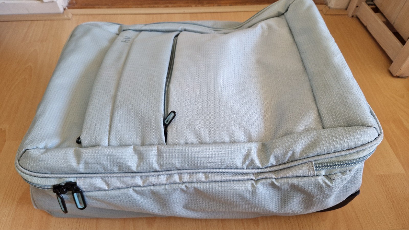 Lichtblauwe koffer z.g.a.n. met uitschuifbare handgreep, Ophalen, Minder dan 50 cm, Wieltjes
