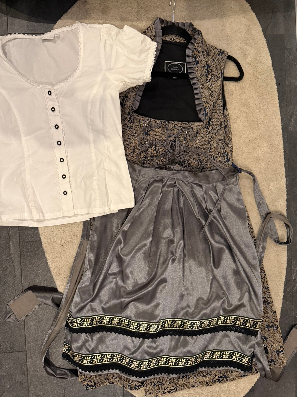 Dirndl jurk met blouse, Ophalen of Verzenden, Zo goed als nieuw, Maat 38/40 (M), Overige thema's