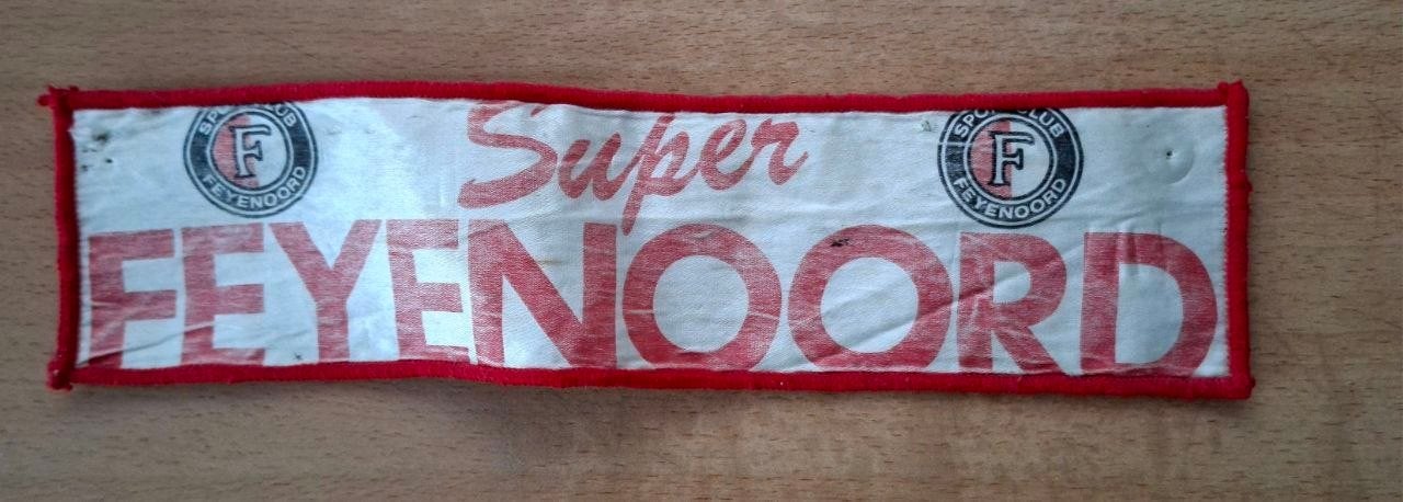 Mini sjaaltje Feyenoord - Vintage voetbal souvenir, Verzamelen, Ophalen of Verzenden, Gebruikt, Feyenoord, Vaantje of Sjaal