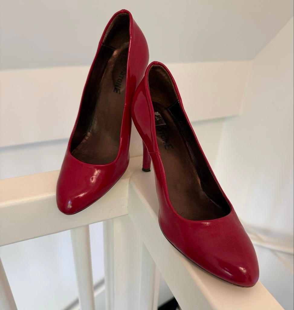 Rode lakleren pumps van Yellowstone mt 38, Ophalen of Verzenden, Zo goed als nieuw