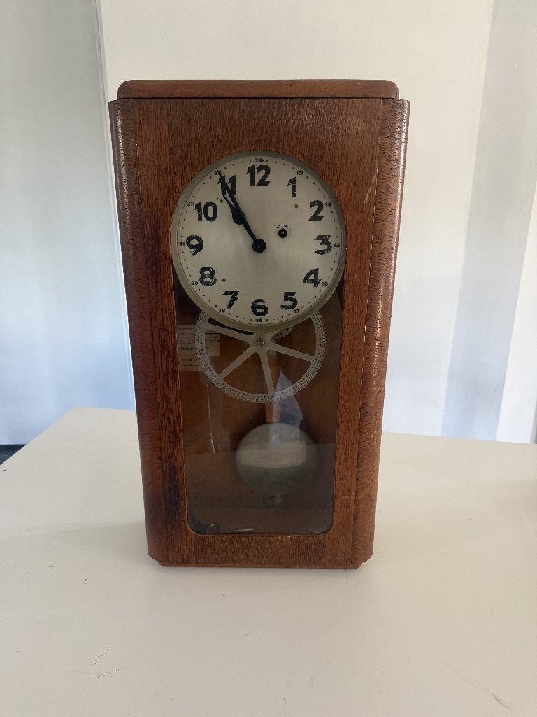 houten klok, Ophalen