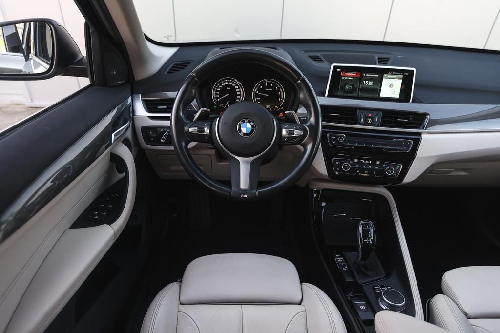 BMW X1 sDrive20i High Executive xLine Automaat / Trekhaak /, Euro 6, Automatische klimaatregeling, Bedrijf, Grijs