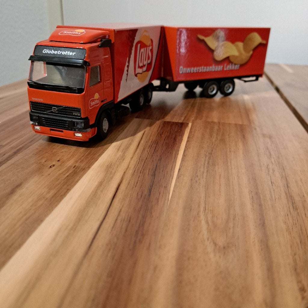 Smiths/Lay's Globetrotter VOLVO  met wipkar & Diverse wipkar, Verzenden, Zo goed als nieuw, Bus of Vrachtwagen, Lion Toys