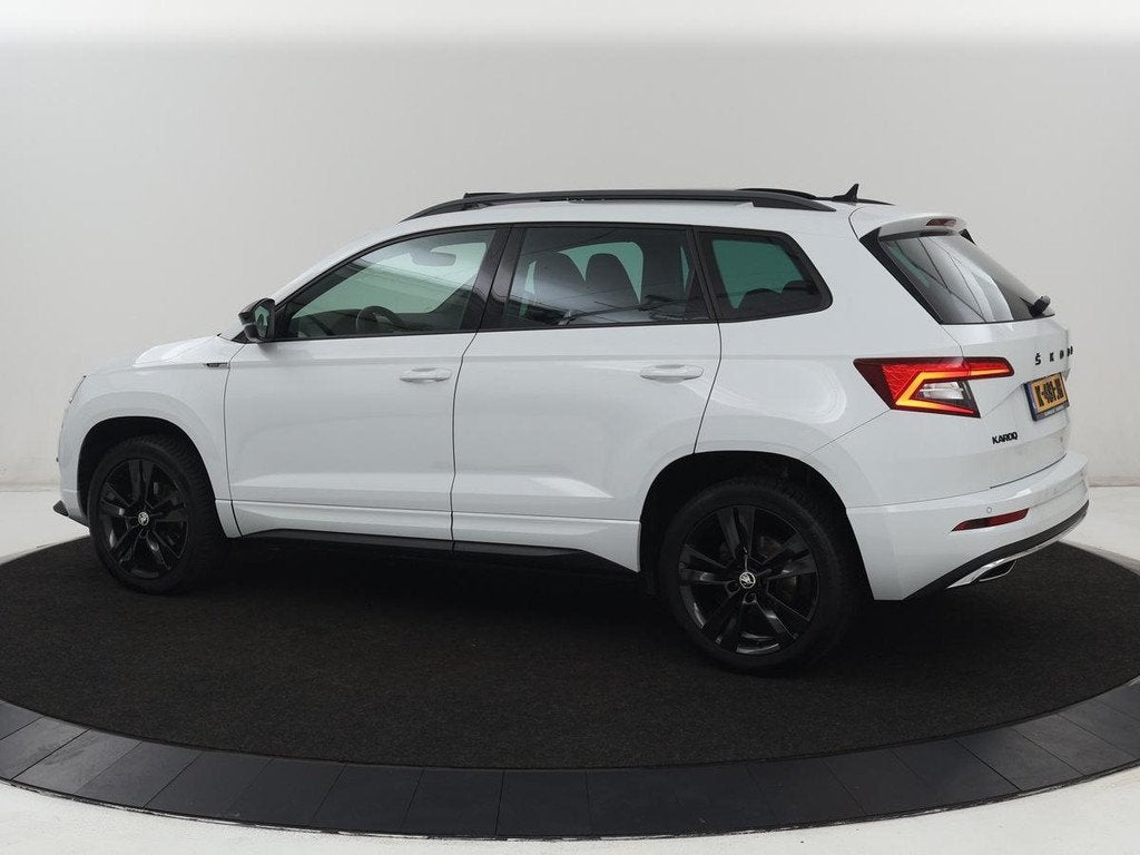 Skoda Karoq 1.5 TSI Sportline | Panoramadak | Stoelverwarmin, Auto's, Skoda, 4 cilinders, 150 pk, Wit, Karoq