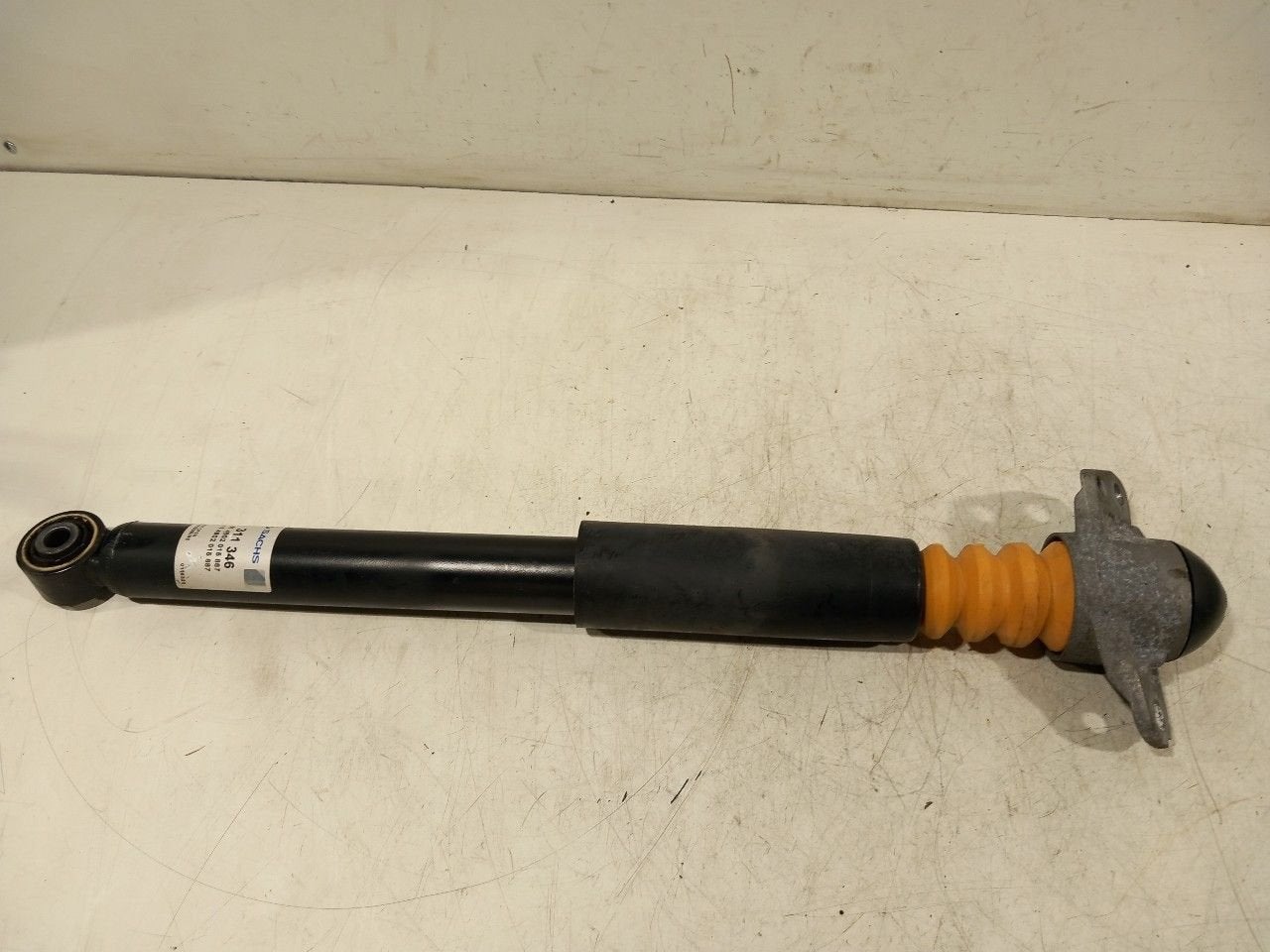 Schokbreker links achter Volkswagen Passat, Onderdelen@venauto.nl, Van der Ven Autorecycling B.V., Gebruikt, Ettenseweg 76, 4706 PB Roosendaal, The Netherlands