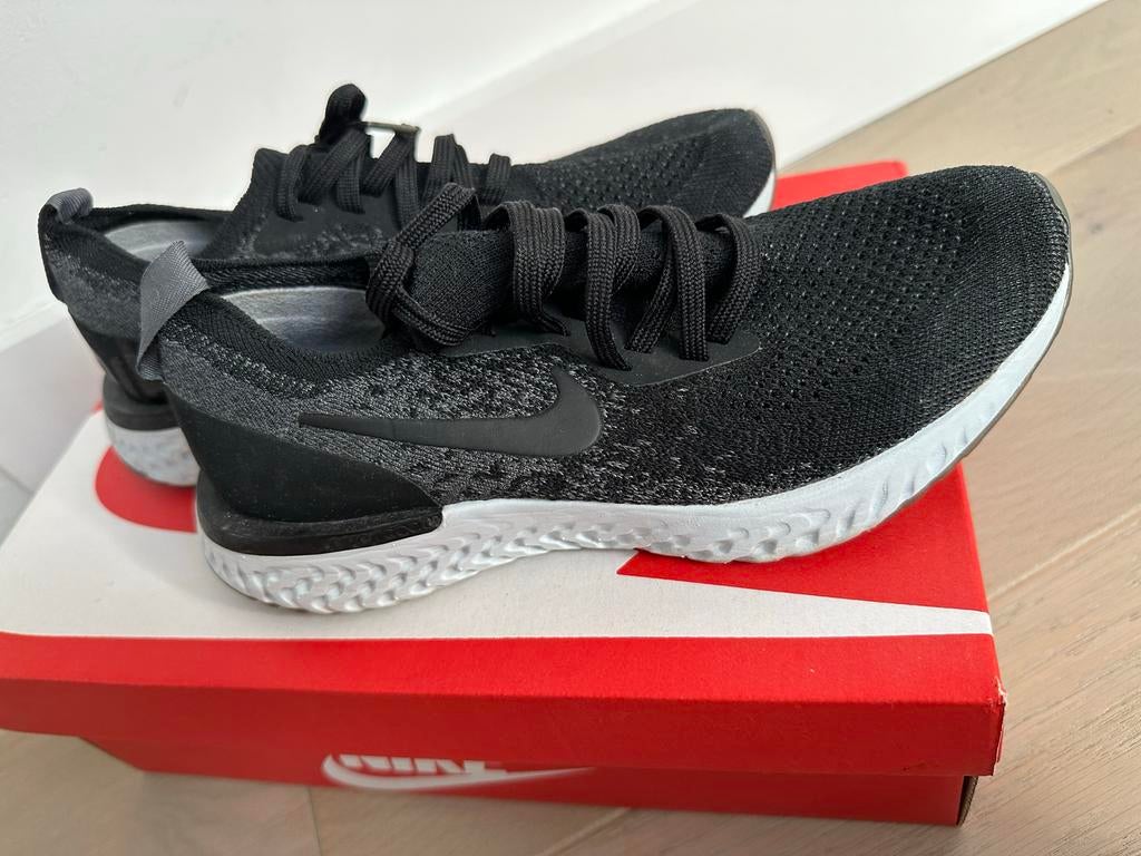 Nike Epic React sneakers - Maat 37.5 (23,5 cm), Kleding | Dames, Schoenen, Zo goed als nieuw, Sneakers of Gympen, Zwart, Ophalen of Verzenden