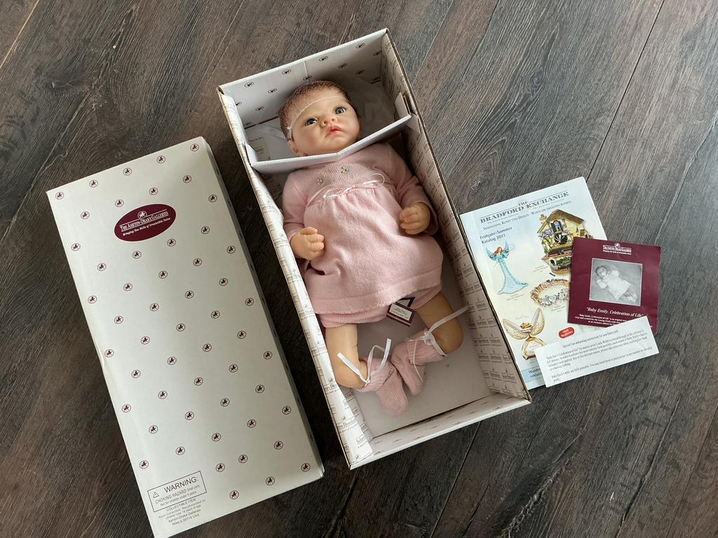 Ashton Drake Reborn pop ‘Emily’ 56 cm in doos & certificaat, Ophalen, Zo goed als nieuw, Pop