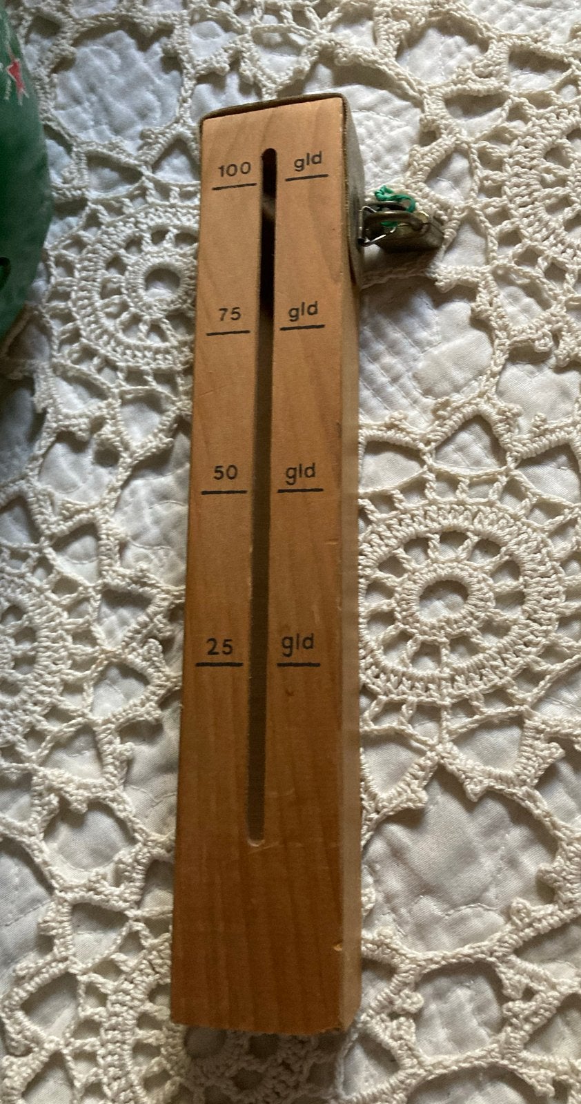 Vintage houten Poenpaal spaarpot met slot, Ophalen of Verzenden