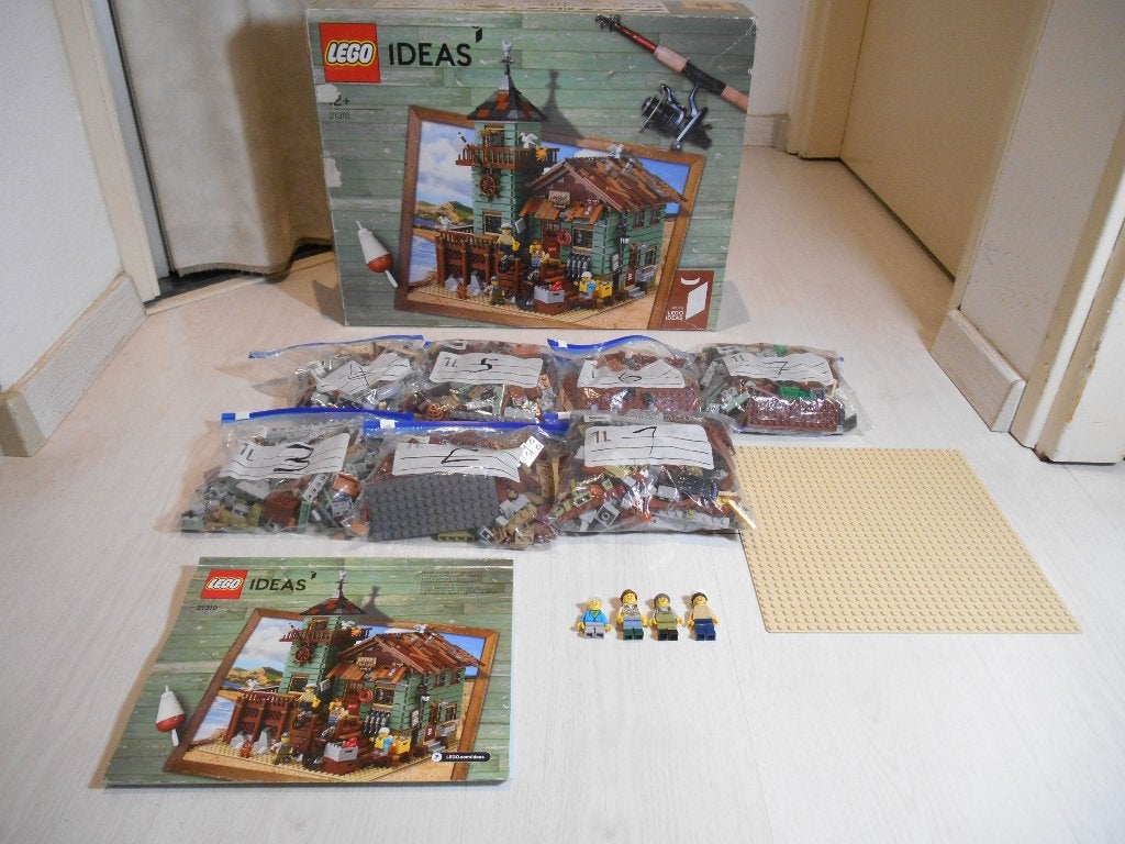 Lego 21310 Old Fishing Store Compleet met doos en boekje, Ophalen of Verzenden, Zo goed als nieuw