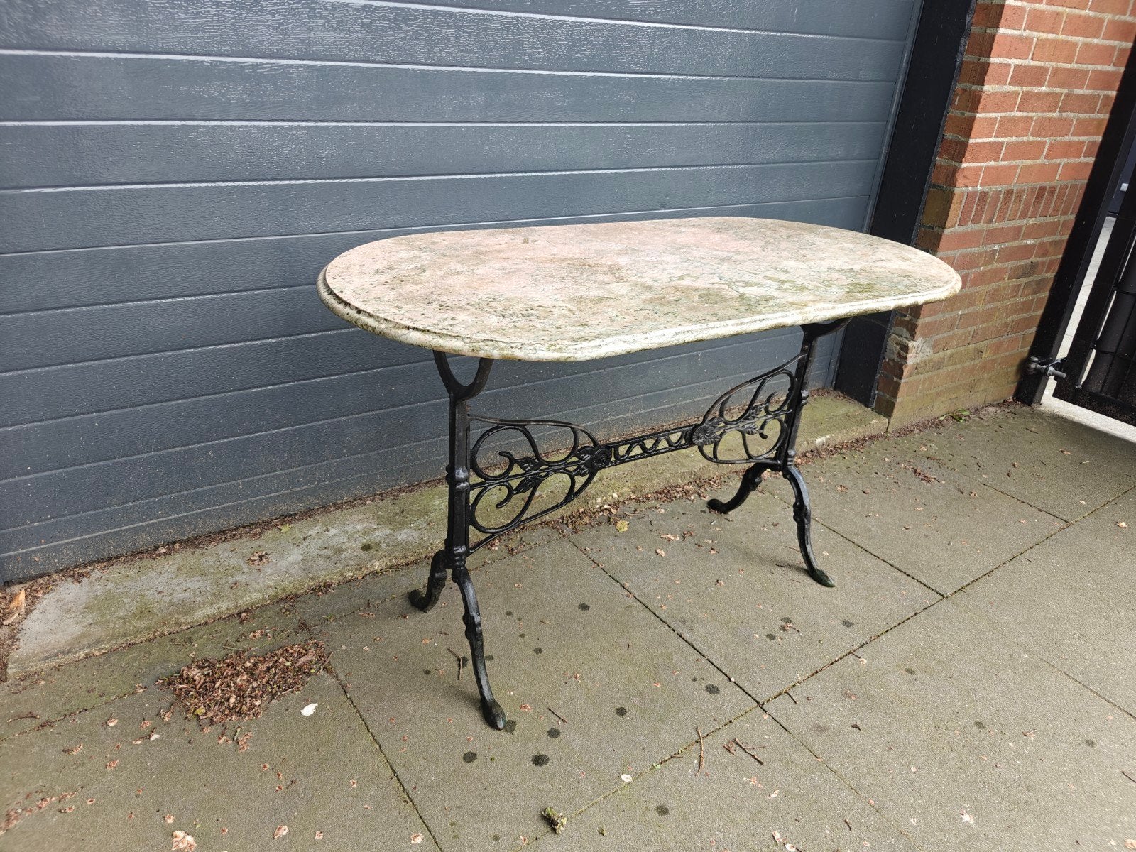 Gietijzeren tafel met marmeren blad, Ophalen