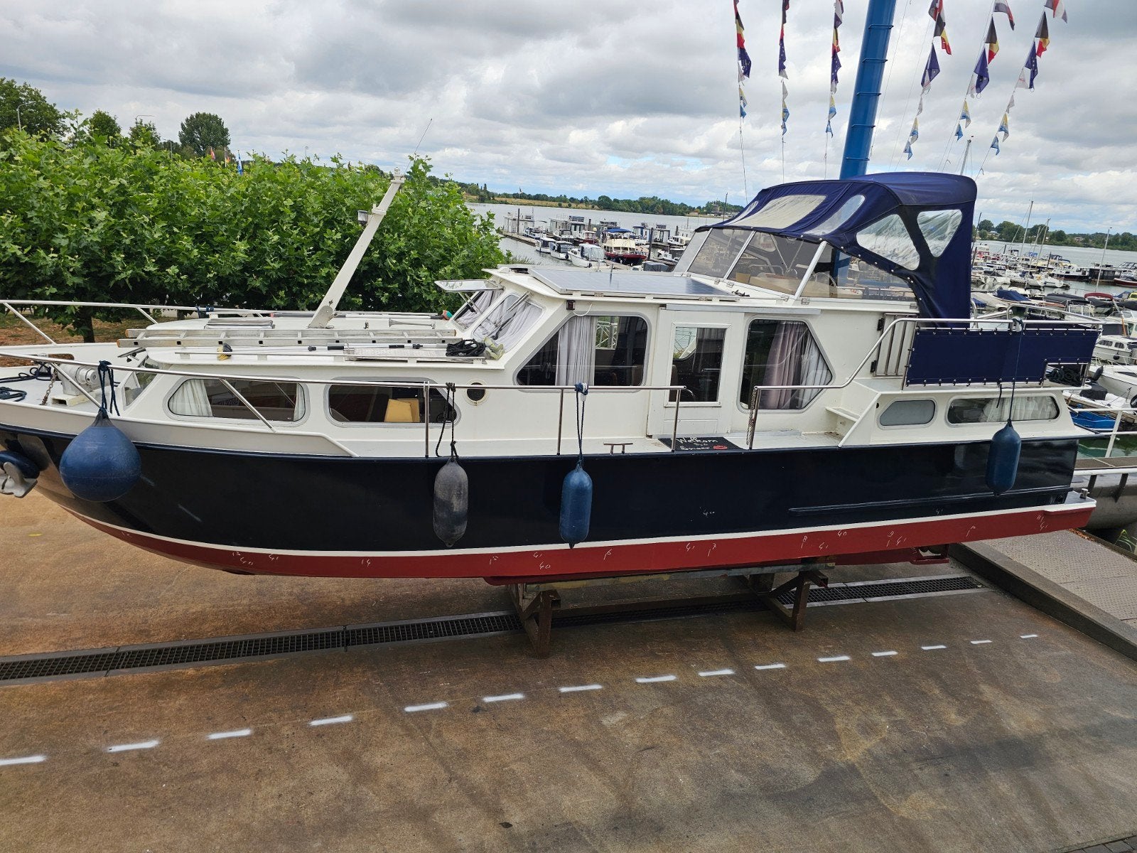 Ruime Valkkruiser 12 x 3.5m DAF 575 met Vlakrrapport, Gebruikt, Binnenboordmotor, Diesel, Boegschroef