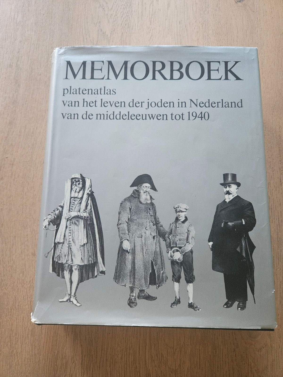 Memorboek: Platenatlas Joods leven in Nederland tot 1940, Ophalen of Verzenden, 20e eeuw of later, Gelezen, Mozes Heiman Gans