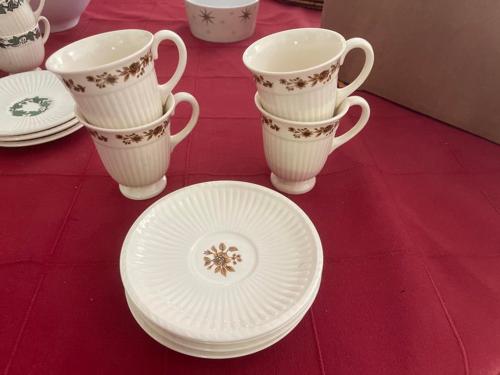 Wedgwood Radcliffe - 4 koffiekopjes plus schotels, Ophalen, Gebruikt, Keramiek, Wedgwood