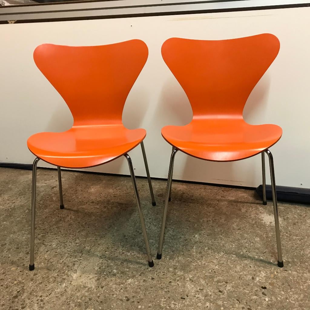 2  Fritz Hansen 3107 vlinder stoel stoelen chairs Orange, Gebruikt, Bruin, Ophalen of Verzenden, Nvt