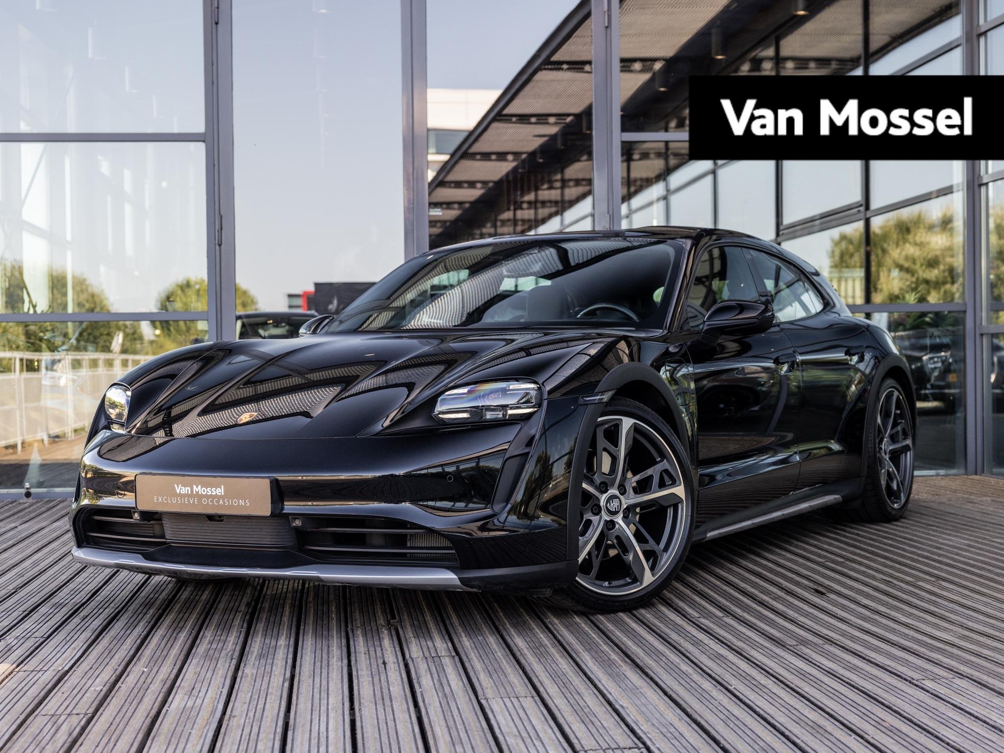 Porsche Taycan Cross Turismo 4 93 kWh |