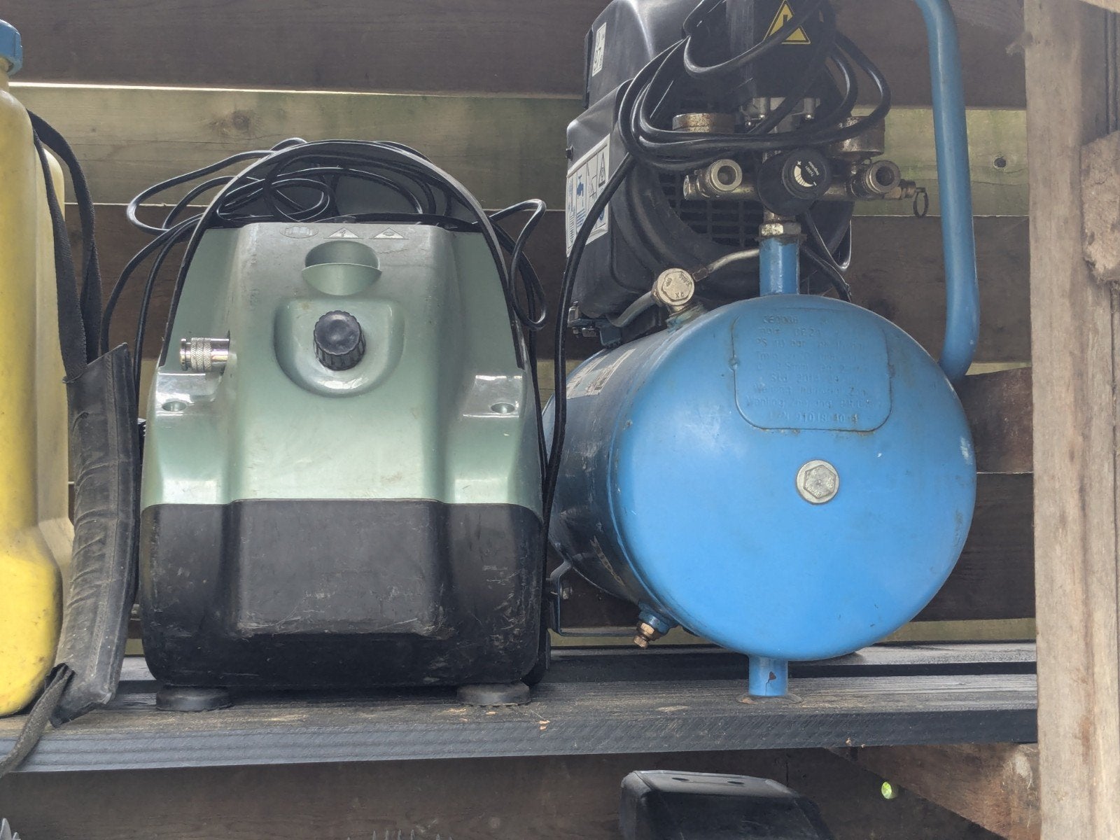 Diverse luchtcompressoren, Ophalen, Gebruikt, 6 tot 10 bar, Minder dan 200 liter/min
