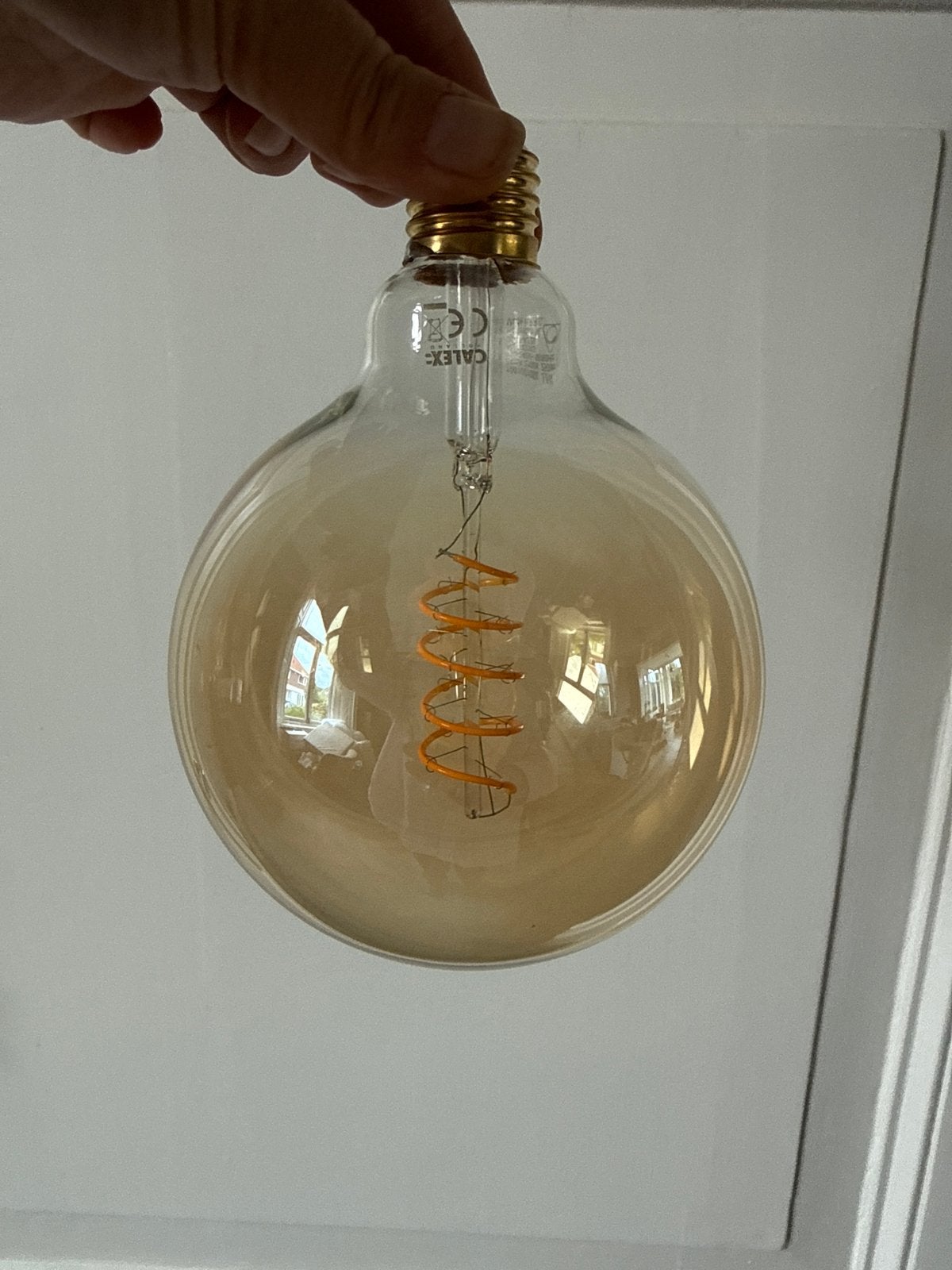Calex LED Filament Lamp E27 - Grote Bol - Amberkleurig, Huis en Inrichting, Lampen | Losse lampen, Led-lamp, Dimbaar, Calex, Zo goed als nieuw