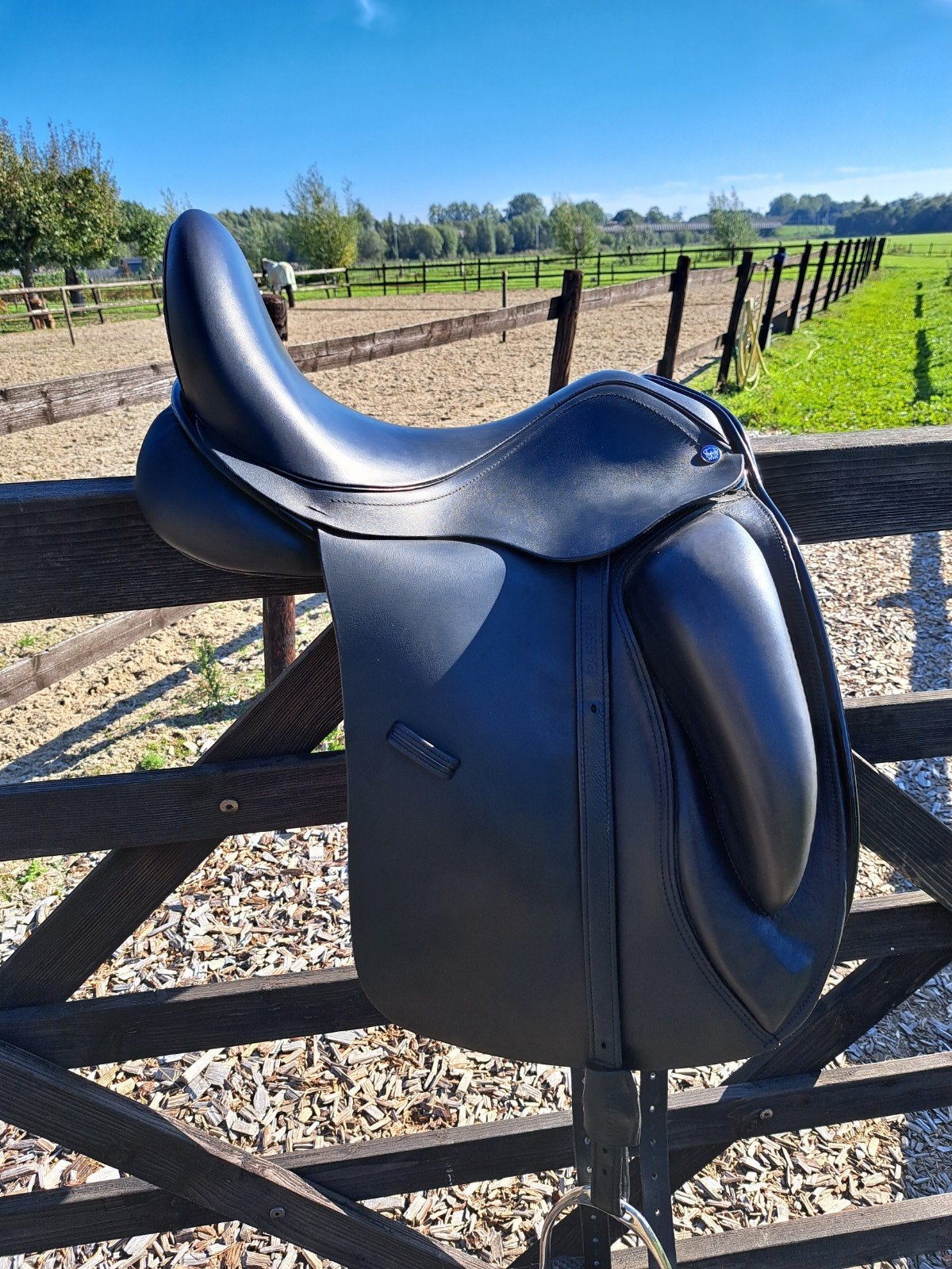 Prachtig KM Worldriding Custom Made zadel, Ophalen, Dressuur, M (17 inch), KM Worldriding