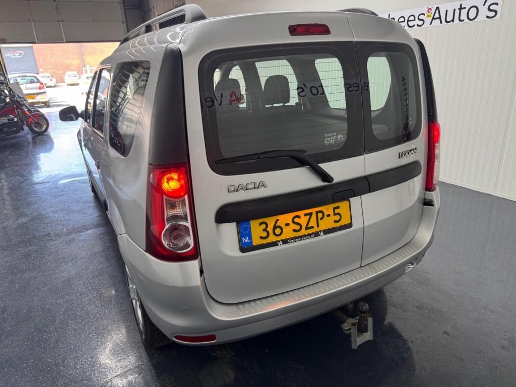 Dacia Logan MCV 1.6 MPI Aniversare (bj 2012), Auto's, Euro 5, Stof, Gebruikt, Zwart
