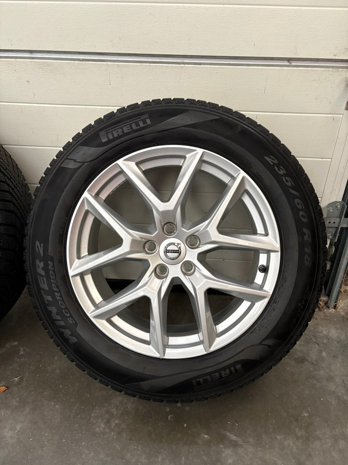 Volvo XC60 18 inch winterset Pirelli nieuwstaat, 18 inch, Gebruikt, Banden en Velgen, Zweden