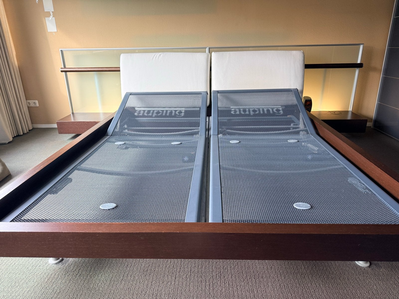 Auping Elektrisch Verstelbaar Bed, Huis en Inrichting, Ophalen, Bruin, 210 cm, Tweepersoons