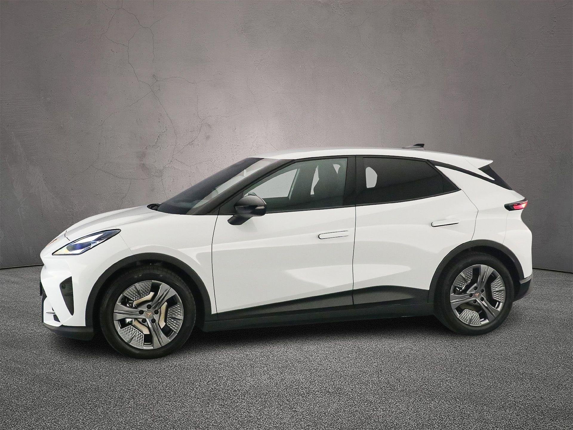 CUPRA Raval Business First Edition 211pk Automaat Adaptive c, Auto's, 444 km, Overige modellen, 24 min, Alcantara