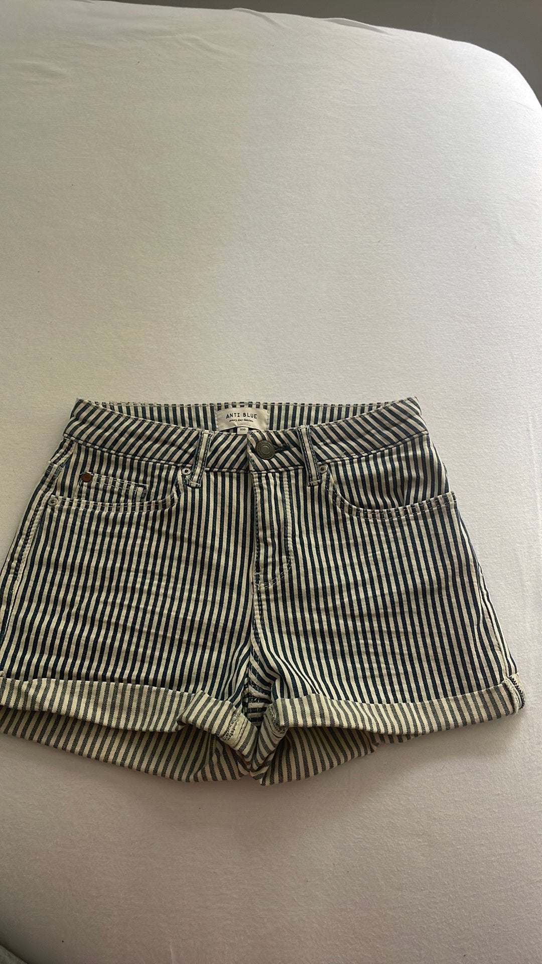Anti Blue super gave korte broek XXS, Ophalen of Verzenden, Zo goed als nieuw, Meisje, Broek