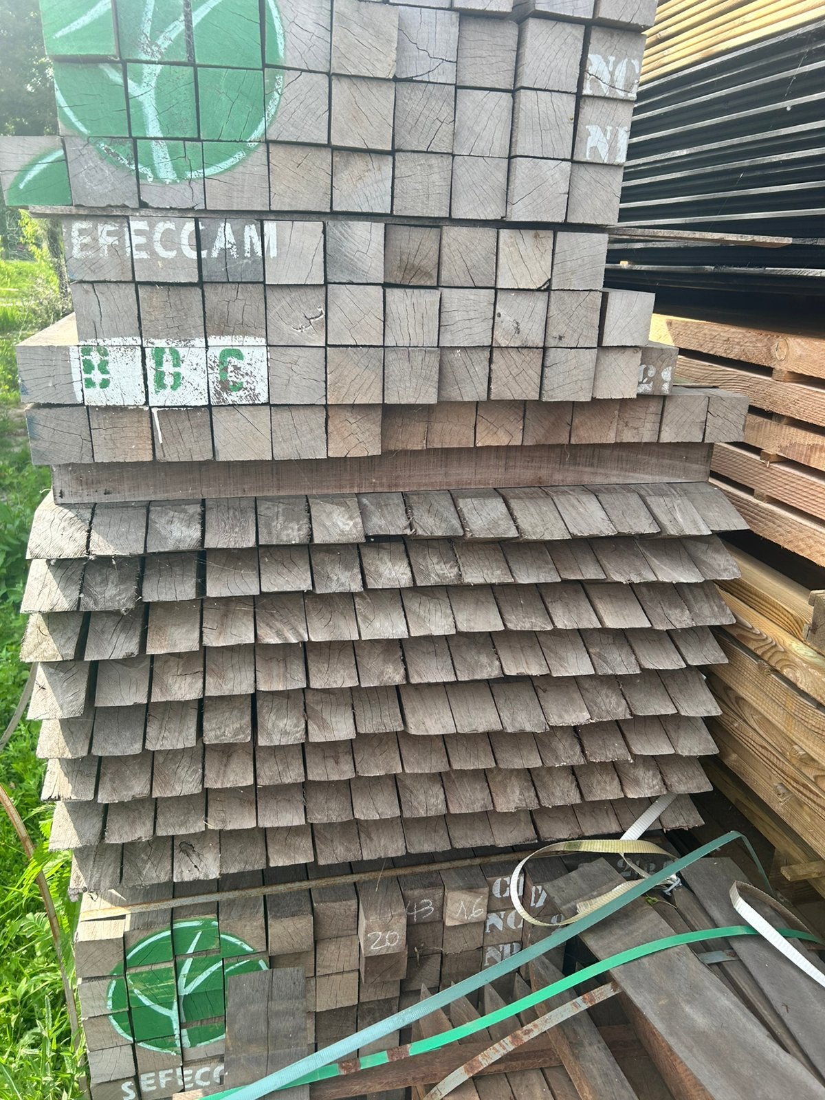 Pakketactie Azobe 70x70 mm gepunt, Tuin en Terras, Palen, Balken en Planken, Ophalen of Verzenden, Zo goed als nieuw, 250 cm of meer