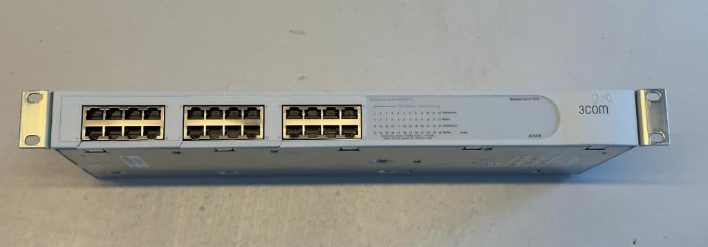 3Com Baseline Switch 2824 – 24-poorts Gigabit Netwerkswitch, Computers en Software, Netwerk switches, Gebruikt, Ophalen of Verzenden