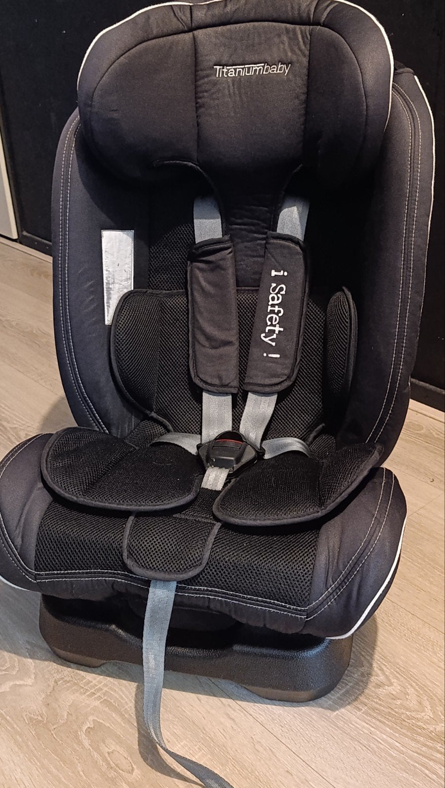 Autostoel Groep 1 (9-18kg) - Titaniumbaby iSafety, Kinderen en Baby's, Autostoeltjes, 9 t/m 18 kg, Verstelbare rugleuning, Ophalen