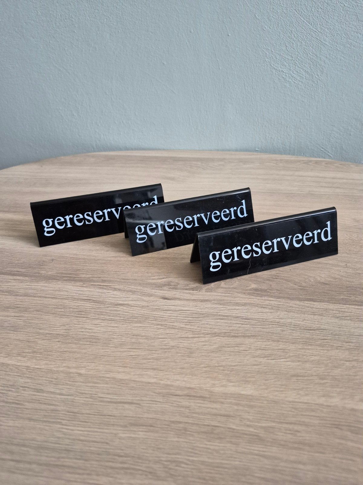 3x Gereserveerd bordjes, Ophalen of Verzenden, Zo goed als nieuw, Kunststof, Zwart