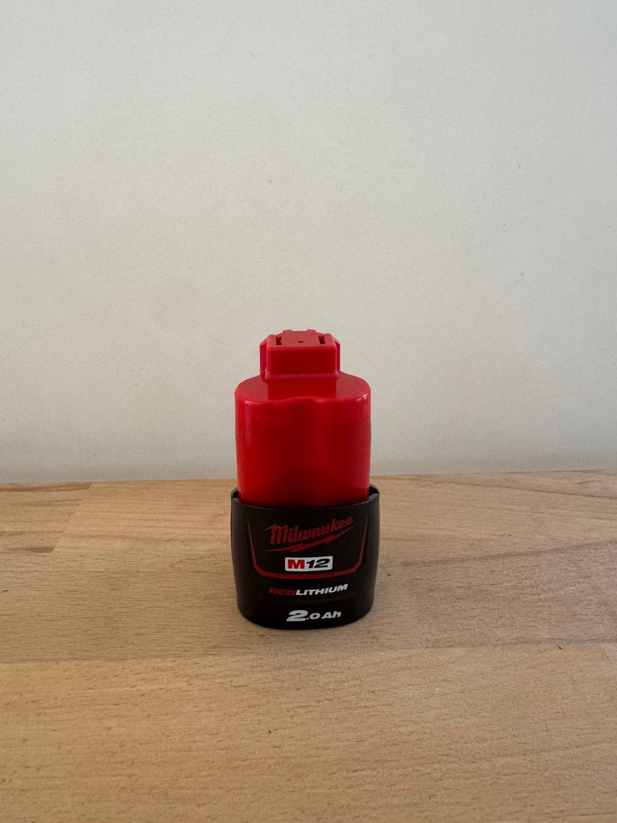Milwaukee 2 ah m12 accu nieuw en ongebruikt, Ophalen of Verzenden, Zo goed als nieuw, Boor- en Schroefmachine
