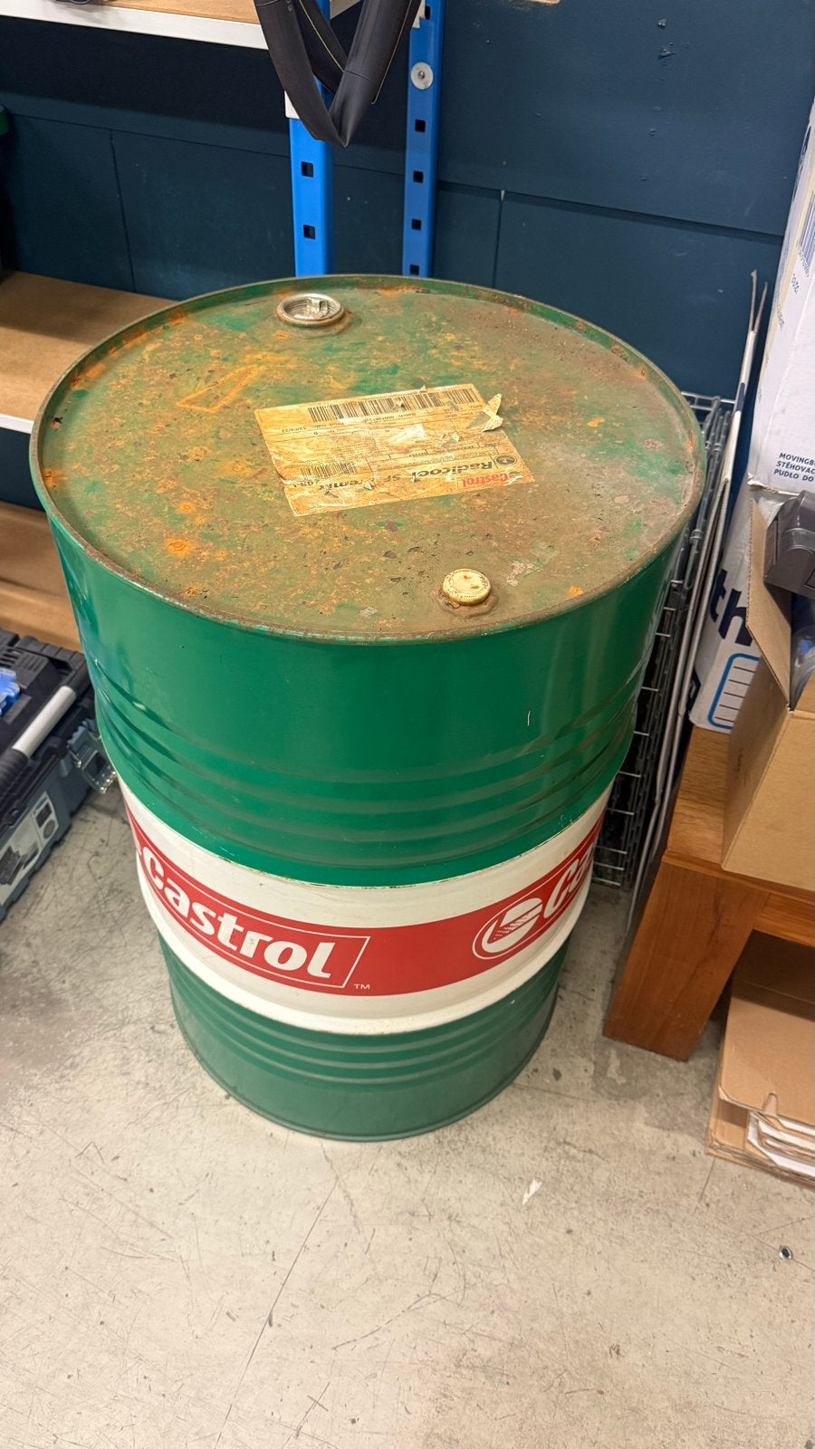 Olievaten (Castrol en Kroon-Oil), Ophalen