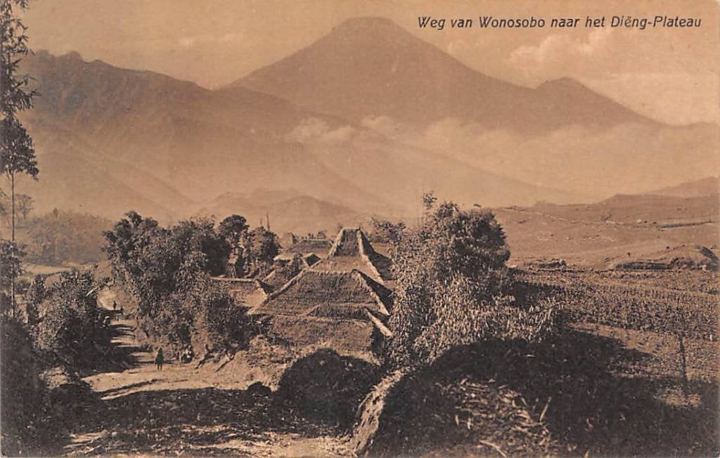 Nederlands-Indië Weg van Wonosobo naar het Dieng-Plateau, Ophalen of Verzenden, Voor 1920, Ongelopen, Buiten Europa