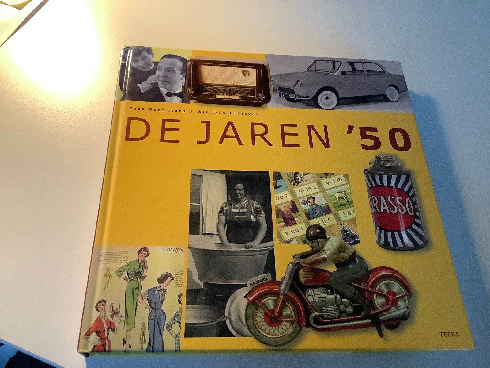 De Jaren '50 - Boek over de jaren vijftig, Boeken, Ophalen of Verzenden, 20e eeuw of later, Nieuw