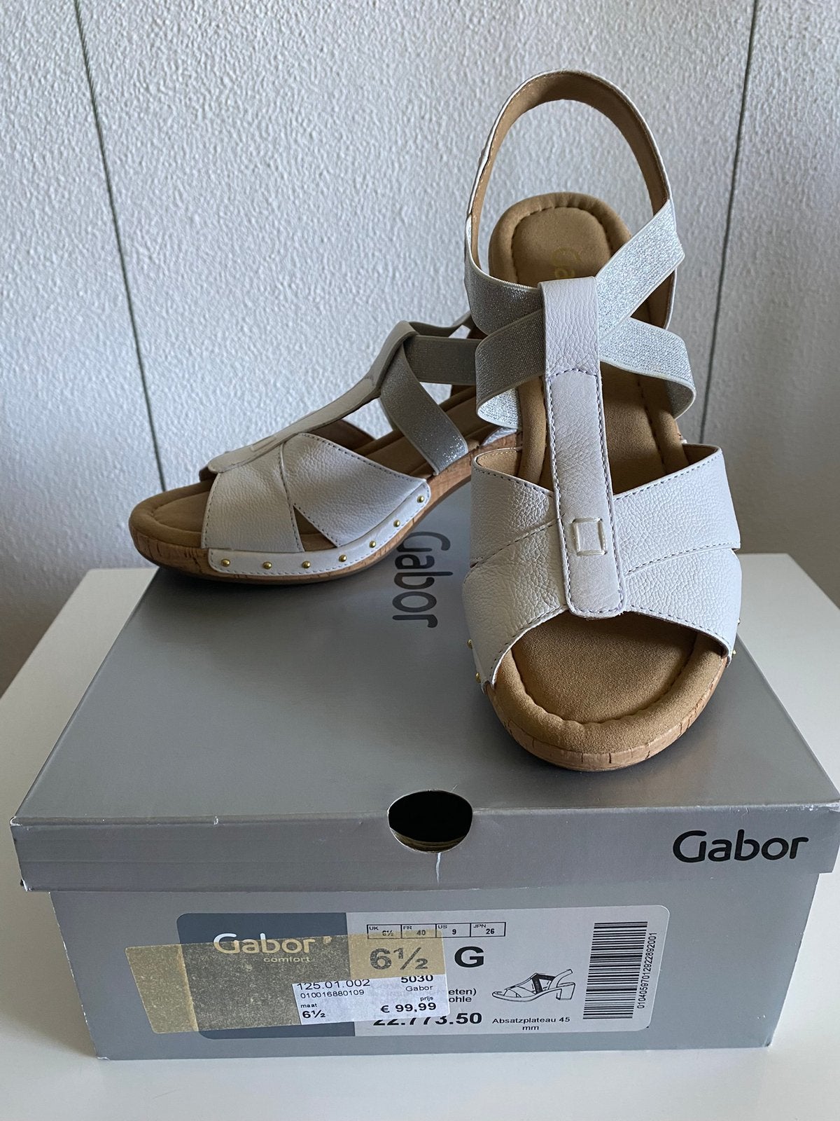 Gabor sandalen, echt leer, maat 40. Nieuw in doos., Kleding | Dames, Schoenen, Wit, Nieuw, Sandalen of Muiltjes, Ophalen of Verzenden