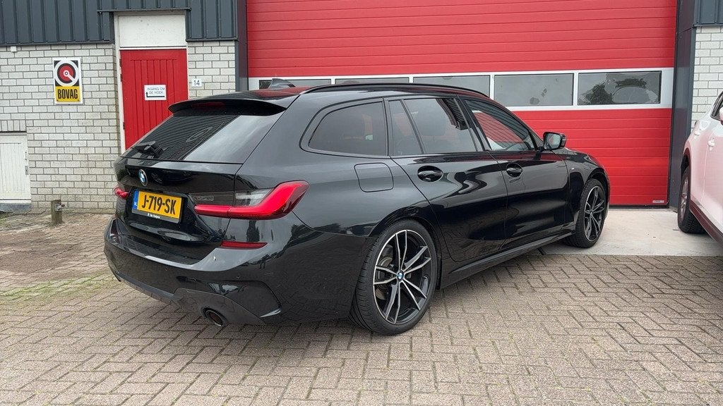 BMW 3-serie Touring 318i Executive Edition M-SPORT / BLACK O, Auto's, BMW, Automaat, 1998 cc, Achterwielaandrijving, Gebruikt