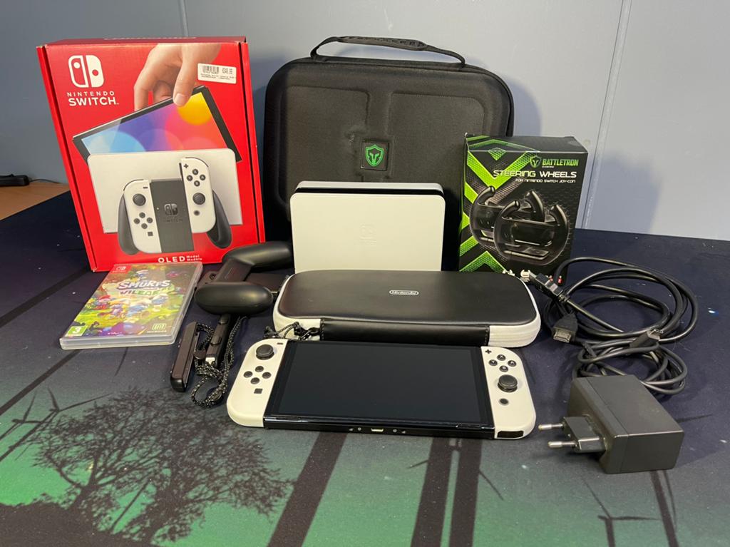 Nintendo Switch Oled met extra’s, Met games, Zo goed als nieuw, Zonder controller, Switch OLED