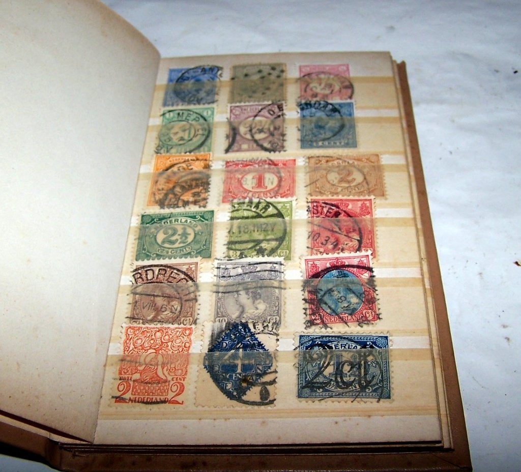 2 postzegelsalbums. 1x Nederland, 1 x Engeland/Belgie etc., Ophalen of Verzenden, Overig