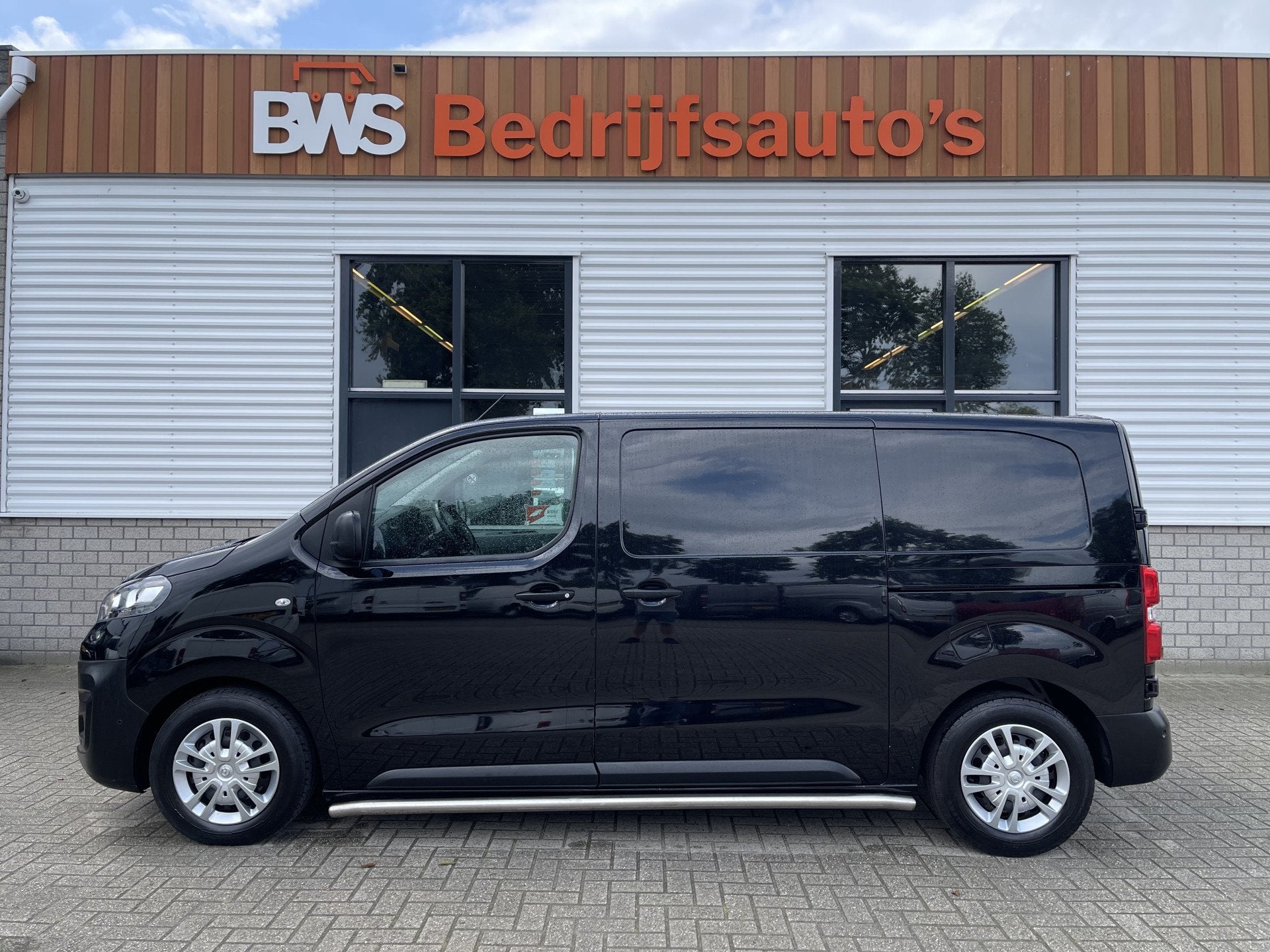 Opel Vivaro 1.5 CDTI 120pk L2H1 Edition / vaste prijs rijkla, Auto's, 1556 kg, 4 cilinders, Met garantie (alle), Leder en Stof