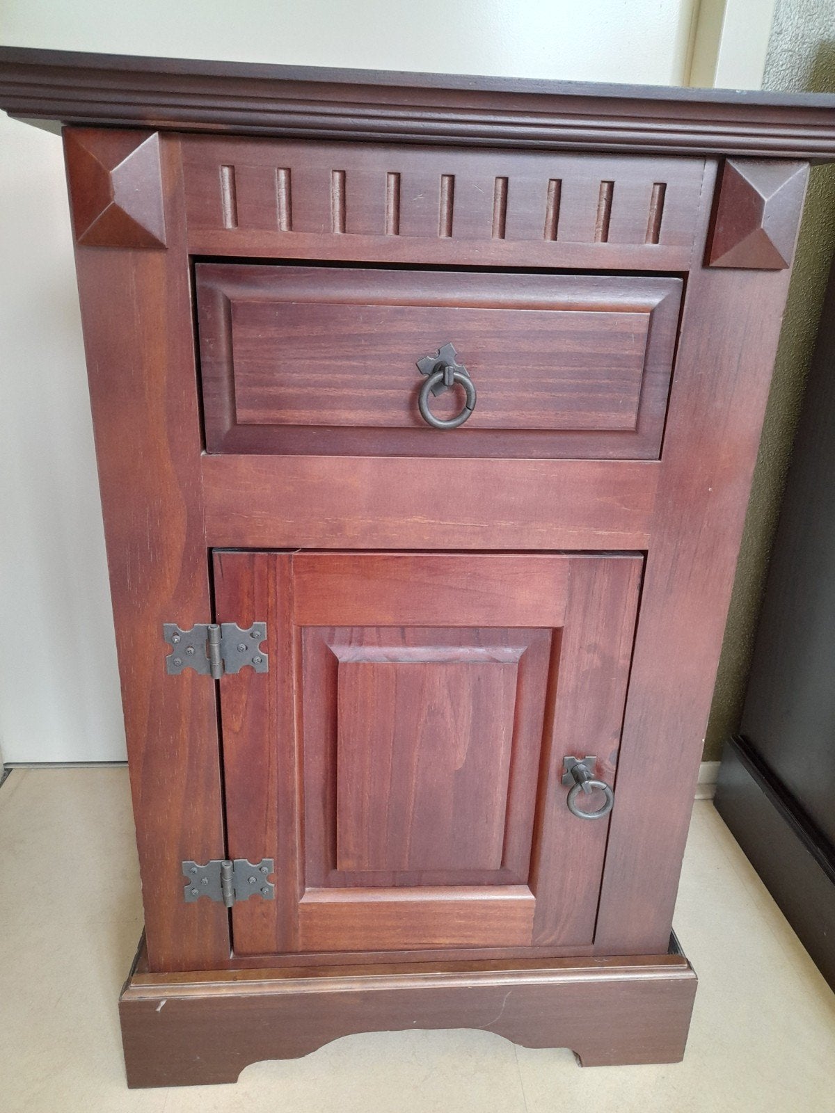 Mooie koloniale kast met lade en deur - 50x76 cm, Ophalen, Gebruikt
