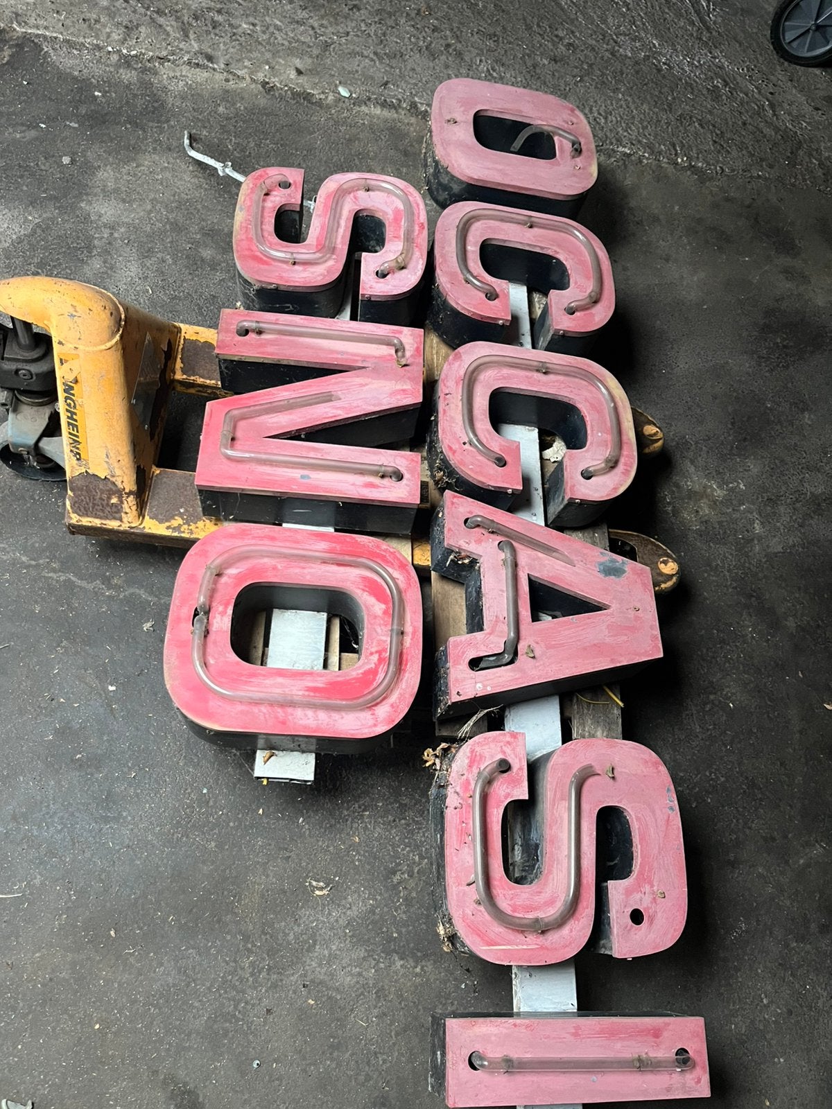 Vintage Neon Occasions reclamebord 3,5 meter lang jaren 70, Ophalen, Lichtbak of (neon) lamp